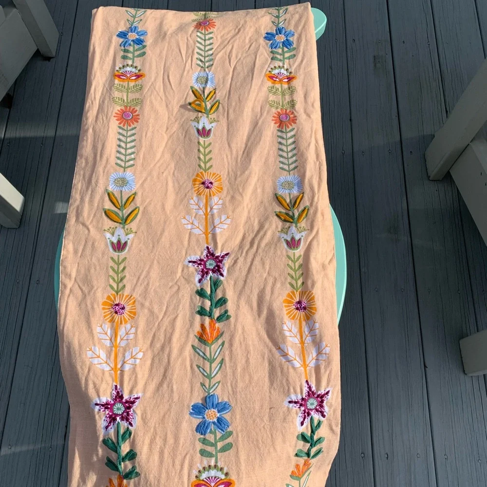 Floral Embroidered Table Runner and Placemats